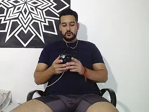  CHRIS-DENNIS  online show from 23, 4, 2026