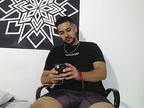  CHRIS-DENNIS  online show from 8, 5, 2026
