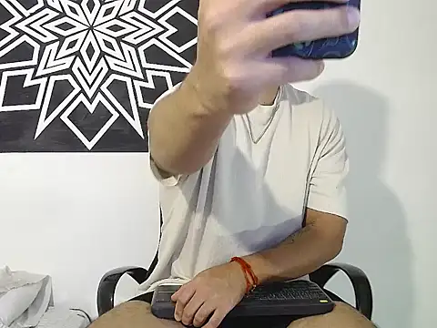  CHRIS-DENNIS  online show from 25, 4, 2026