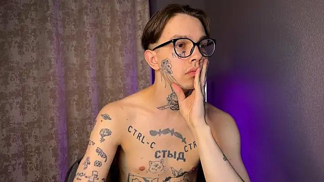 Snapshot of anahori__simon chatting on 8, 3, 2025 anahori simon online show from 8, 3, 2025