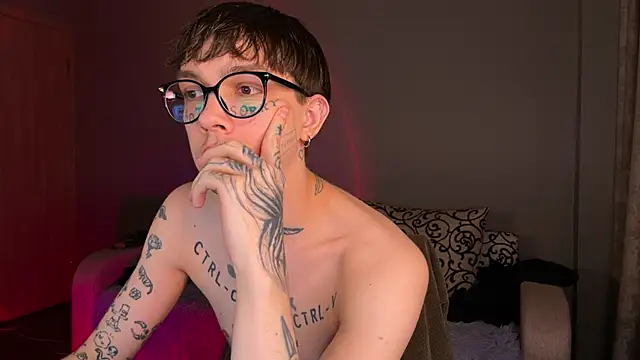 Snapshot of anahori__simon chatting on 4, 10, 2025 anahori simon online show from 4, 10, 2025