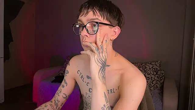 Snapshot of anahori__simon chatting on 22, 9, 2025 anahori simon online show from 22, 9, 2025