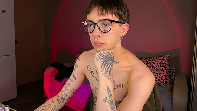 Snapshot of anahori__simon chatting on 17, 9, 2025 anahori simon online show from 17, 9, 2025