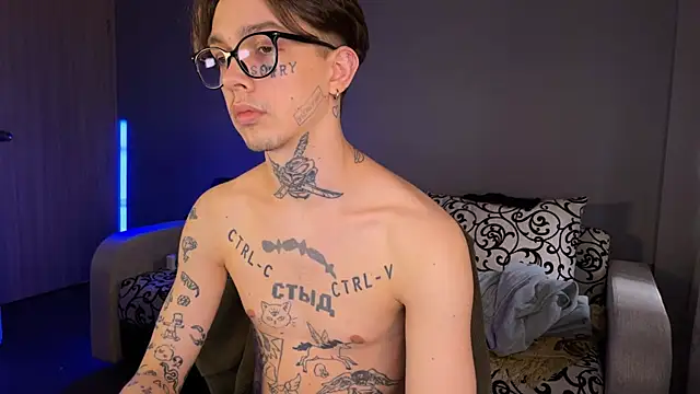 Snapshot of anahori__simon chatting on 18, 3, 2025 anahori simon online show from 18, 3, 2025