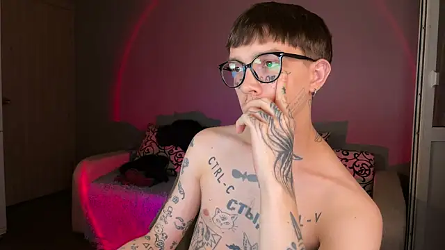 Snapshot of anahori__simon chatting on 12, 9, 2025 anahori simon online show from 12, 9, 2025