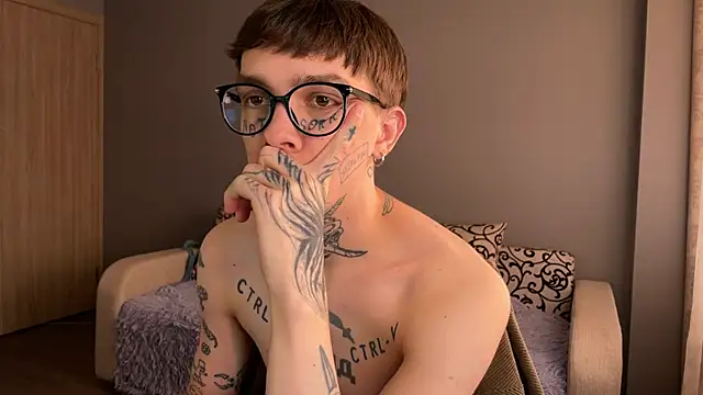 Snapshot of anahori__simon chatting on 13, 9, 2025 anahori simon online show from 13, 9, 2025