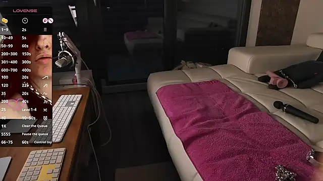 Snapshot of sexyLolia11 chatting on 21, 6, 2026 sexyLolia11 online show from 21, 6, 2026