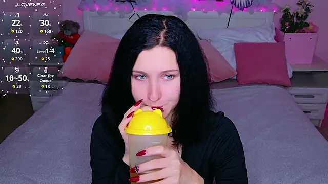 SarahStanley online show from 2, 11, 2025