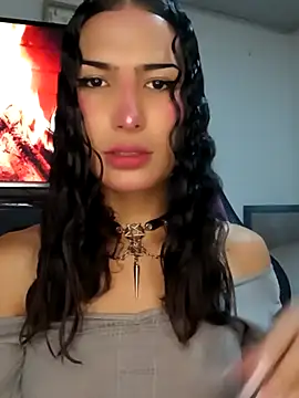 Lanna hott  online show from 3, 10, 2025