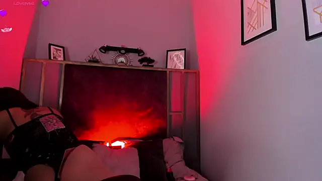 Snapshot of Valkiria_ponce chatting on 21, 3, 2025 Valkiria ponce online show from 21, 3, 2025