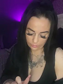 Snapshot of MissEssex chatting on 1, 2, 2025 MissEssex online show from 1, 2, 2025