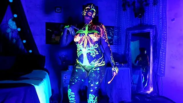 Kyara Queen online show from 17, 9, 2025