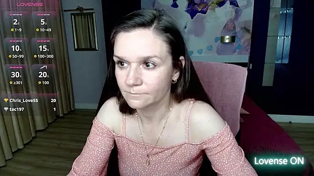 Snapshot of AriaGray chatting on 10, 4, 2026 AriaGray online show from 10, 4, 2026