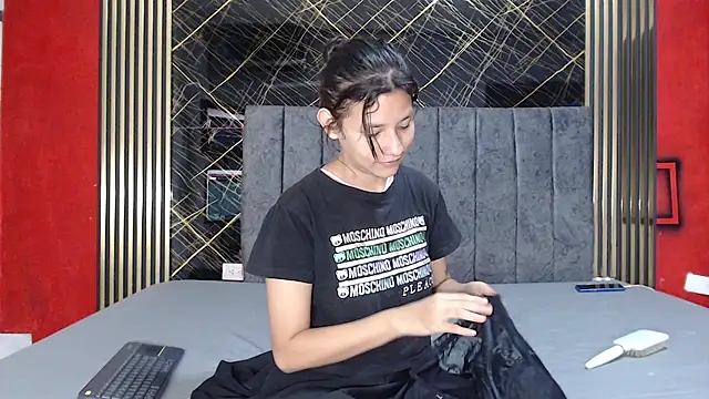 FerneyManti online show from 4, 4, 2026