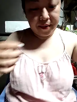 Snapshot of VyOanh2K chatting on 4, 3, 2026 VyOanh2K online show from 4, 3, 2026