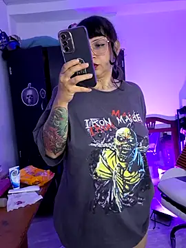 Aria Bennett21 online show from 4, 6, 2026