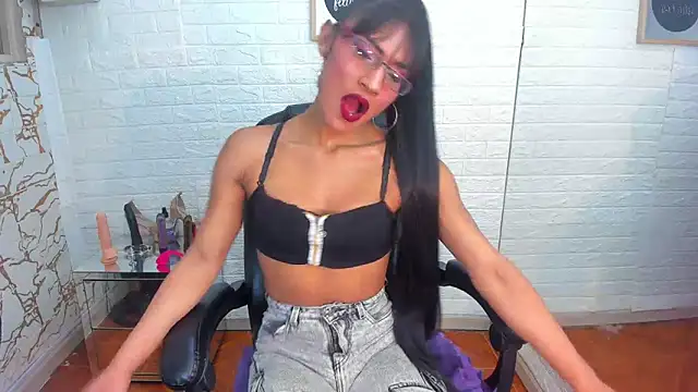 Aura love69 online show from 19, 9, 2025