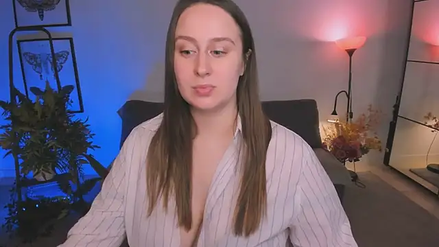 Snapshot of Lattea chatting on 13, 11, 2025 Lattea online show from 13, 11, 2025