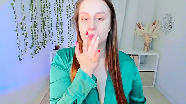 Snapshot of Lattea chatting on 7, 3, 2025 Lattea online show from 7, 3, 2025