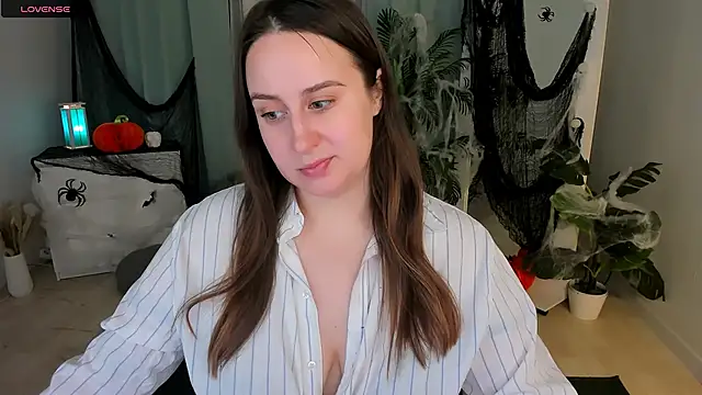 Snapshot of Lattea chatting on 24, 10, 2025 Lattea online show from 24, 10, 2025