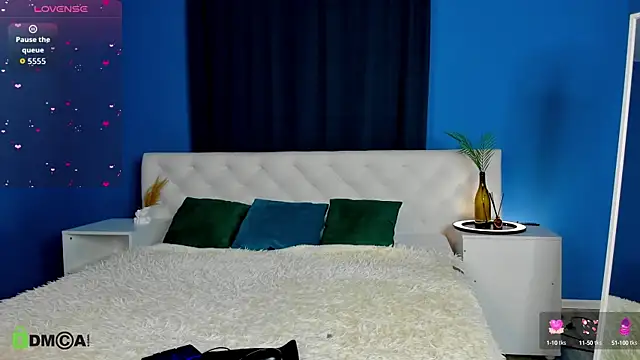 Eva  Lewis online show from 9, 10, 2025