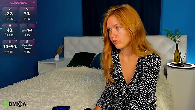 Eva  Lewis online show from 28, 9, 2025