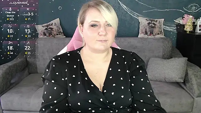 CuteHanna online show from 23, 12, 2025