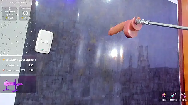 zyle boobs online show from 7, 3, 2025