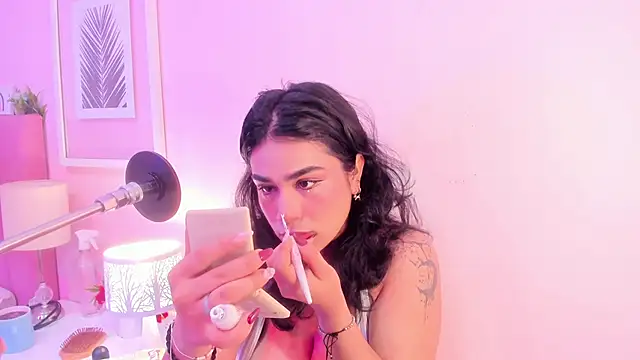 zyle boobs online show from 3, 10, 2025