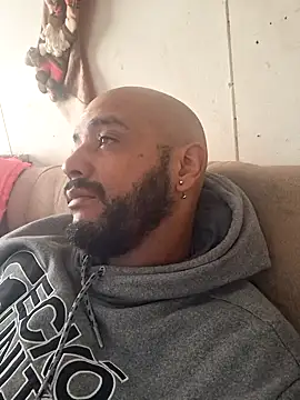 Snapshot of cucho1987 chatting on 19, 11, 2025 cucho1987 online show from 19, 11, 2025