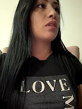 Snapshot of Sara_luna_ chatting on 5, 12, 2025 Sara luna online show from 5, 12, 2025