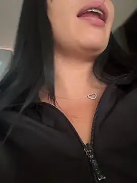 Snapshot of Sara_luna_ chatting on 7, 4, 2026 Sara luna online show from 7, 4, 2026