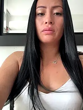 Snapshot of Sara_luna_ chatting on 10, 11, 2025 Sara luna online show from 10, 11, 2025