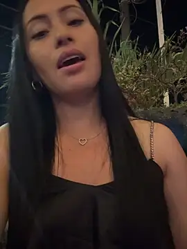 Snapshot of Sara_luna_ chatting on 9, 11, 2025 Sara luna online show from 9, 11, 2025