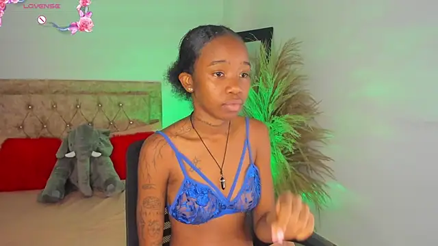 Snapshot of Rihana_hot01 chatting on 14, 3, 2025 Rihana hot01 online show from 14, 3, 2025