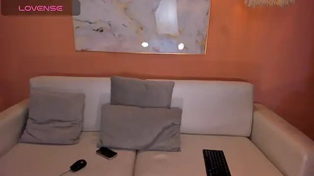 HannahJamesX online show from 18, 3, 2025