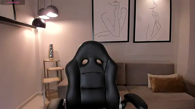 HannahJamesX online show from 3, 3, 2025