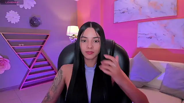 HannahJamesX online show from 18, 2, 2025