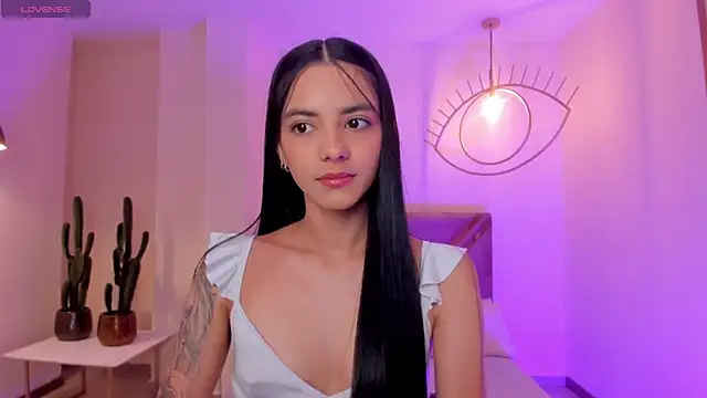 HannahJamesX online show from 3, 10, 2025