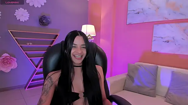 HannahJamesX online show from 18, 2, 2025