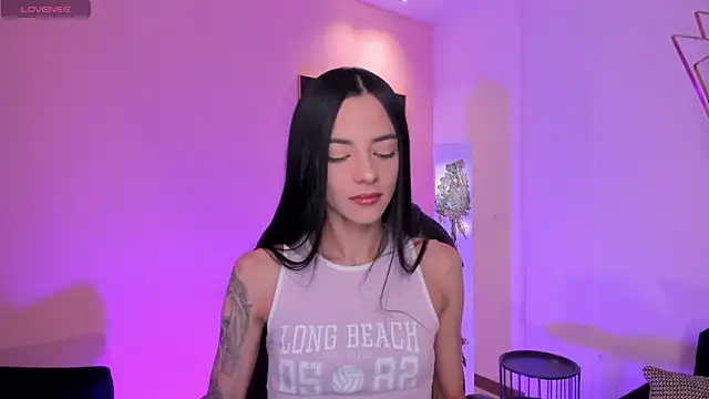 HannahJamesX online show from 9, 3, 2026