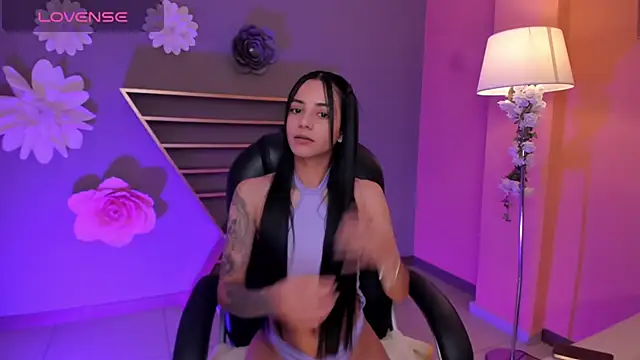 HannahJamesX online show from 19, 3, 2025