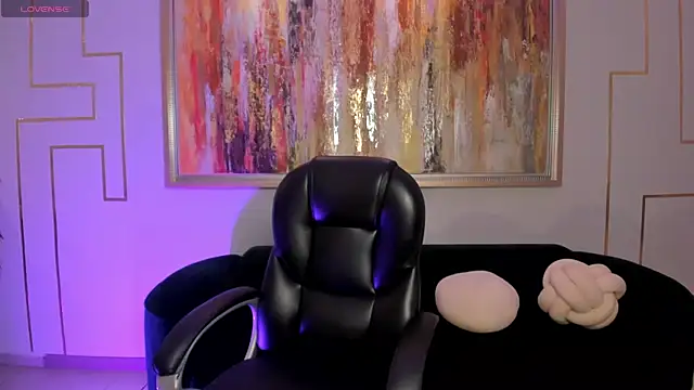 HannahJamesX online show from 10, 9, 2025