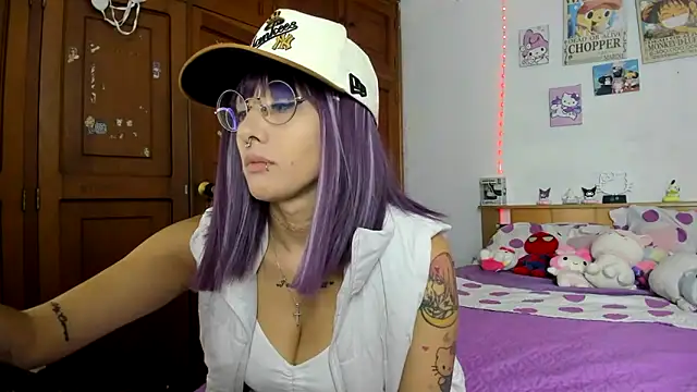 LunaDeCristall online show from 9, 10, 2025