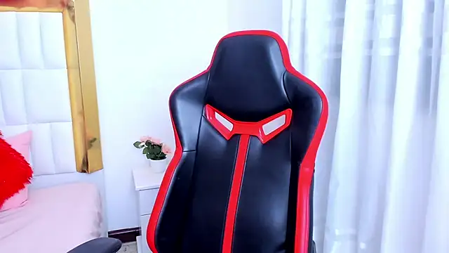 MadelineJackson online show from 31, 10, 2025