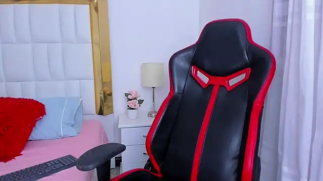 MadelineJackson online show from 15, 2, 2025