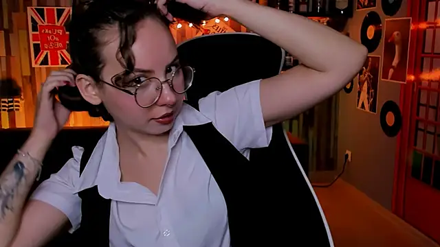 JasmineMilko online show from 3, 6, 2026