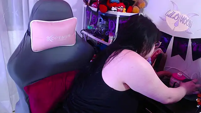 LiloMoon69 online show from 28, 10, 2025