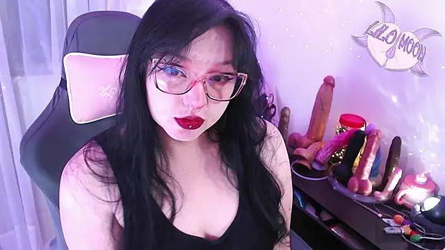 LiloMoon69 online show from 5, 5, 2026
