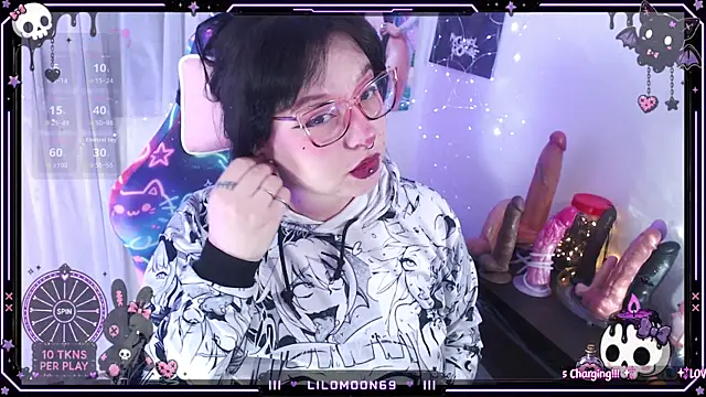 Snapshot of LiloMoon69 chatting on 4, 7, 2026 LiloMoon69 online show from 4, 7, 2026